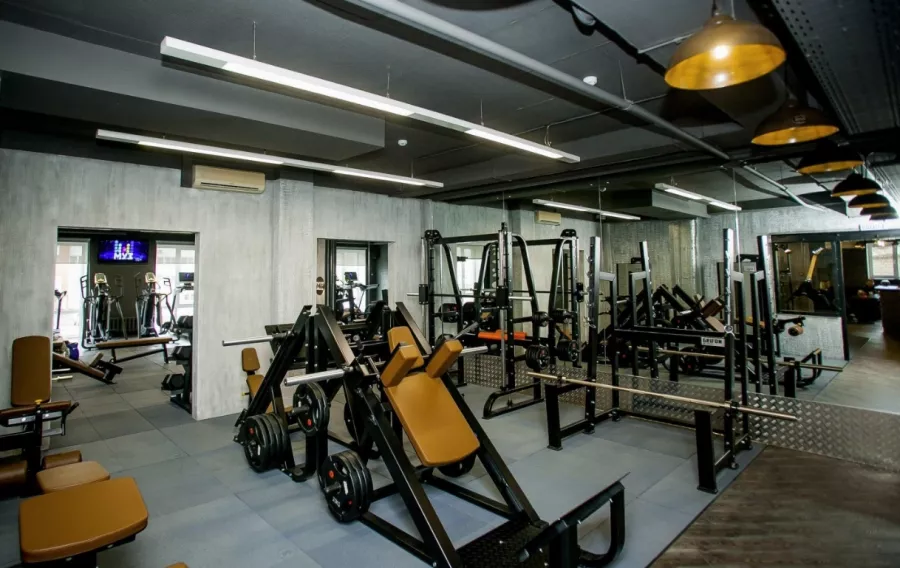 Фитнес-клуб М5 gym в Перми: Аэробика, Боевые искусства, Отдельный женский зал, Стретчинг, Развиваться, Фитнес, Настольный теннис, Бодифлекс, Пилатес, Йога,