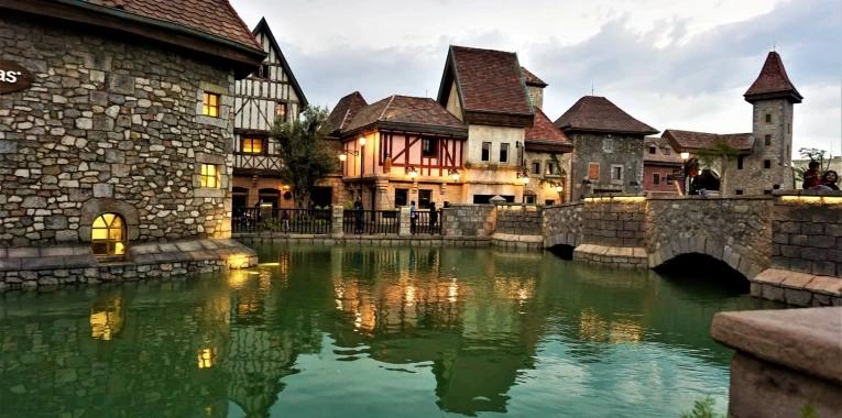 Променад Riverland Dubai в Дубаи: Прогулка, Променад, Фестьваль, Парк, Река, River, Riverland, Travelling ,