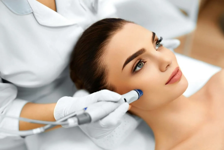 Косметология Artmed_clinic в Новосибирске: Косметология, Лазерная эпиляция, Эпиляция, Увеличение губ, Подтяжка лица, Лифтинг, Лазерное омоложение,