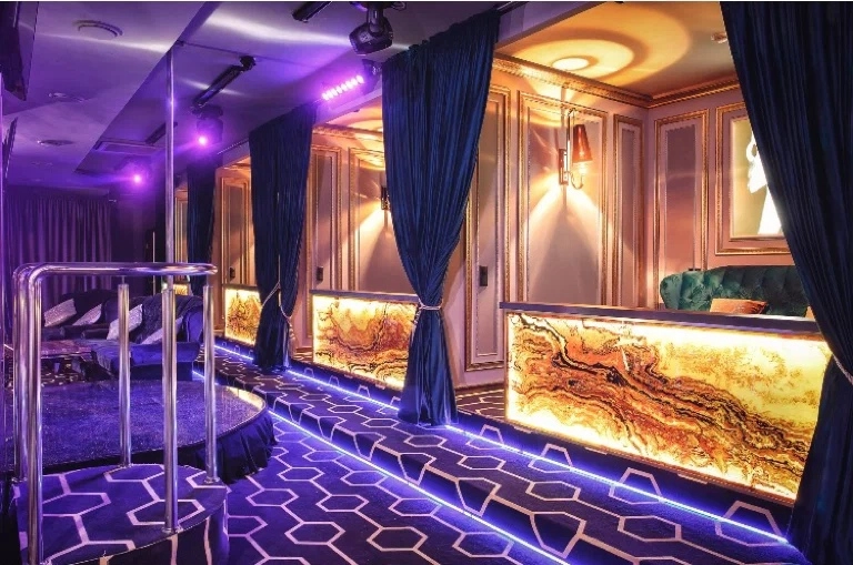 Ночной клуб Show Girls в Екатеринбурге: Шоу, Вечеринки, Бар, Танцы, Алкоголь, Знакомства,