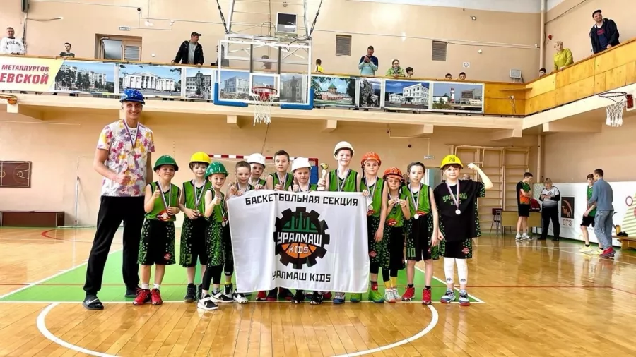 Детская баскетбольная секция Уралмаш Kids на Бебеле в Екатеринбурге: Баскетбол, Зал, Мяч, Игра, Баскетболист, Баскетбольное кольцо, Тренер, Тренировка,