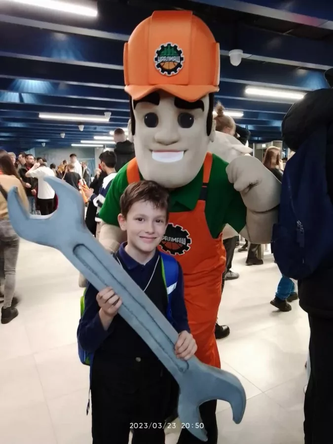 Детская баскетбольная секция Уралмаш Kids на Колмогорова в Екатеринбурге: Зал, Мяч, Тренер, Тренировка, Игры, Баскетбол,