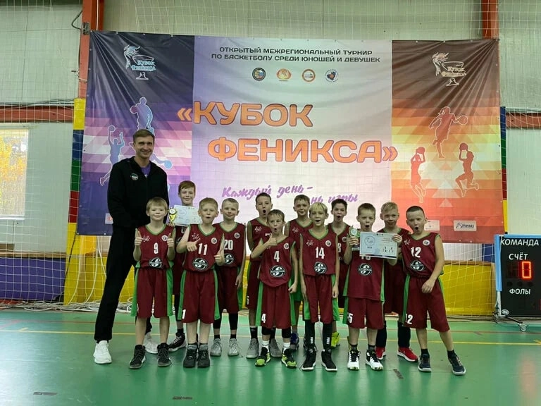 Детская баскетбольная секция Уралмаш Kids на Колмогорова в Екатеринбурге: Зал, Мяч, Тренер, Тренировка, Игры, Баскетбол,