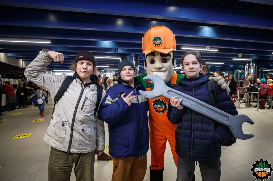 Школа баскетбола для детей Баскетвиль на Академической в Екатеринбурге: Спорт, Зал, Мяч, Тренер, Тренировка, Игры, Баскетбол,