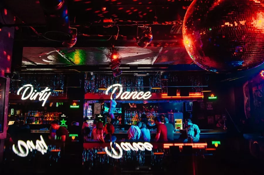Ночной клуб Dirty Dance в Екатеринбурге: Бар, Танцы, Алкоголь, Вечеринка, Тусовка, Знакомства, Зрелища,