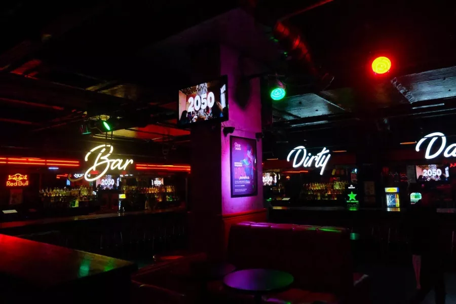 Ночной клуб Dirty Dance в Екатеринбурге: Бар, Танцы, Алкоголь, Вечеринка, Тусовка, Знакомства, Зрелища,