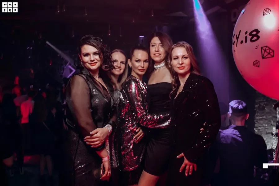 Бар Гэтсби в Нижнем Новгороде: Бар, Танцы, Алкоголь, Вечеринка, Тусовка, Знакомства, Зрелища,