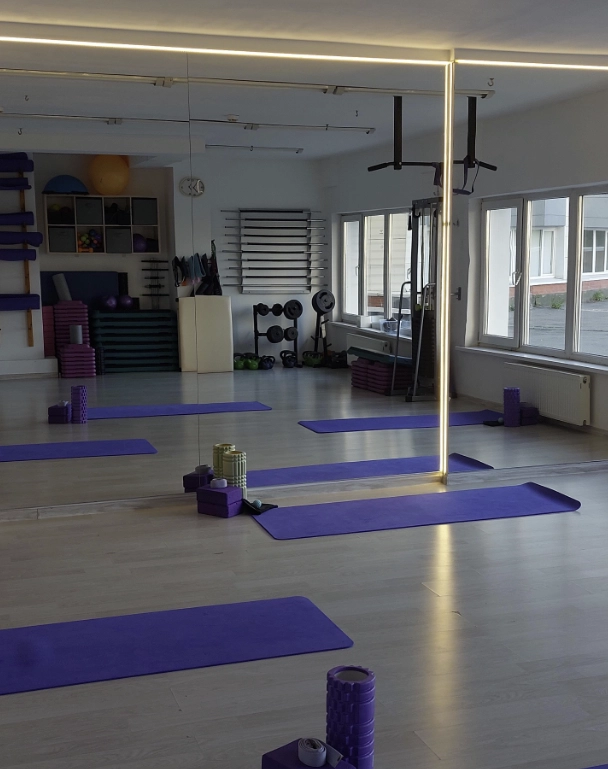 Центр йоги Healthy Fitness в Перми: Развитие, Отдельный женский зал, Пилатес, Фитнес, Тренер,