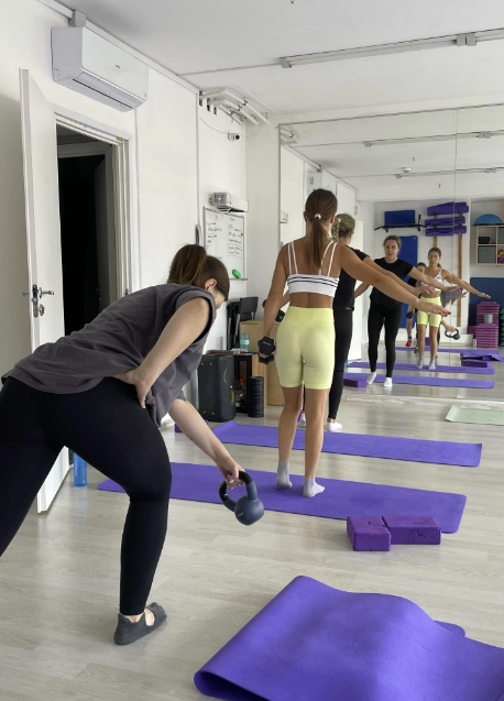 Центр йоги Healthy Fitness в Перми: Развитие, Отдельный женский зал, Пилатес, Фитнес, Тренер,