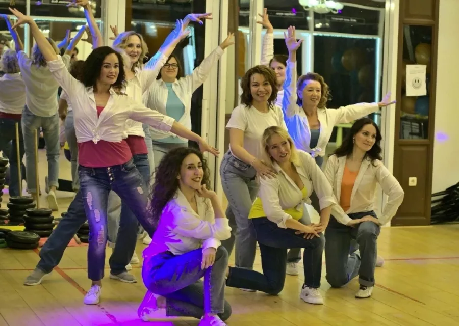 Фитнес-студия Друзья в Перми: Батутный центр, Центр йоги, Развиваться, Фитнес, Стретчинг, Джампинг, Фитнес-клуб,