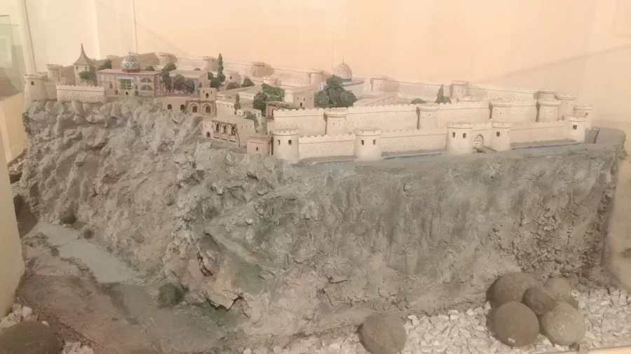 Музей истории города Еревана в Ереване: Музей, История, Знакомство с Ереваном, Древняя столица, Достопримечательности, Древние экспонаты,