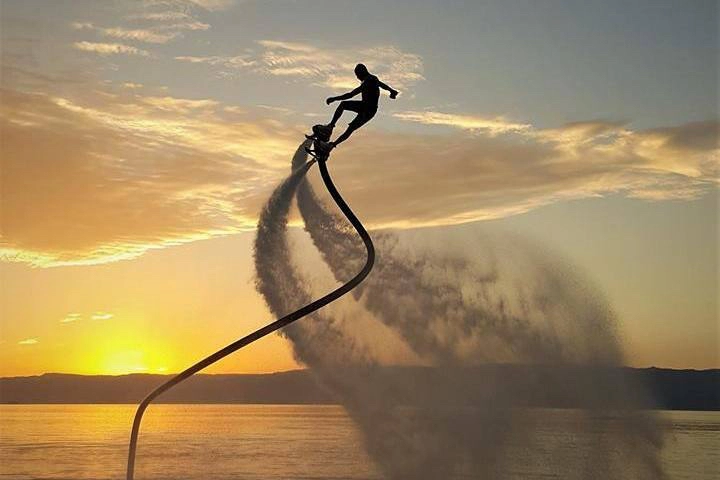 Водные развлечения от компании Hydro Watersports в Дубаи: Водные развлечения, Возле воды, Море, Аттракцион , Скутеры, Доска для Серфа, Сёрфинг, Флайборд,