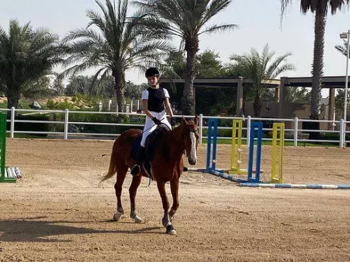 Клуб верховой езды “Jebel Ali Equestrian Club”