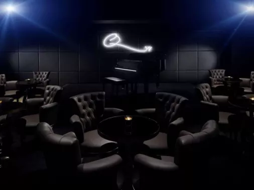Джаз-клуб под управлением Квинси Джонса “Q's Lounge”