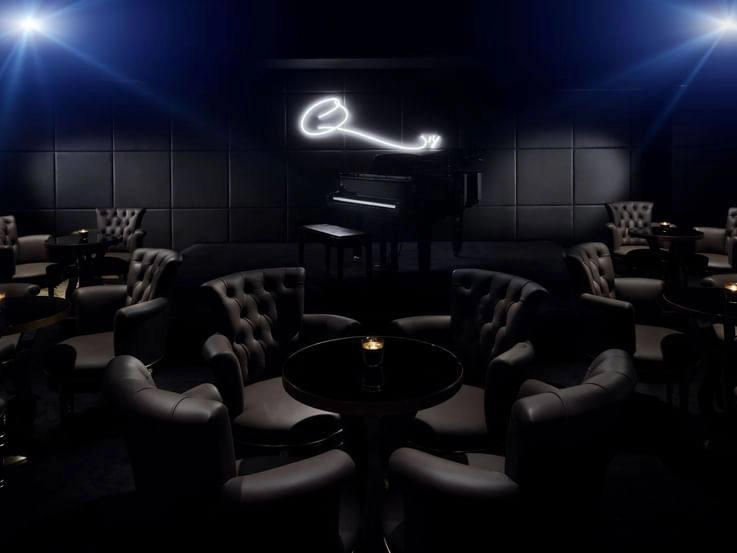 Джаз-клуб под управлением Квинси Джонса Q's Lounge в Дубаи: Музыка, Музыкально, Джаз, Лаундж, Концерты,