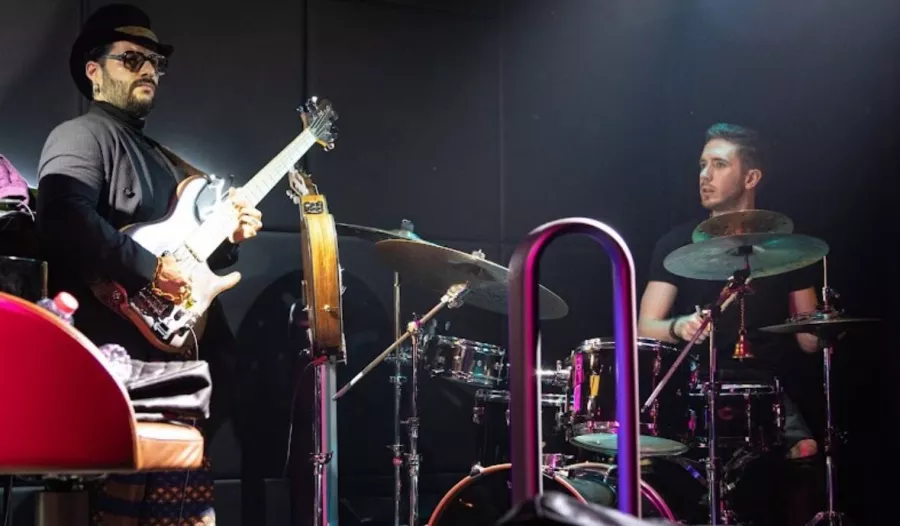 Джаз-клуб под управлением Квинси Джонса Q's Lounge в Дубаи: Музыка, Музыкально, Джаз, Лаундж, Концерты,