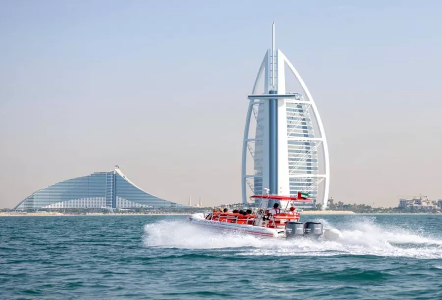 Тур по достопримечательностям на катере Love Boats в Дубаи: Attractions, Excursions, Туристам, Пора отдыхать, Достопримечательности , Что посетить , Катер, Возле воды, Групповой тур, Частный тур,