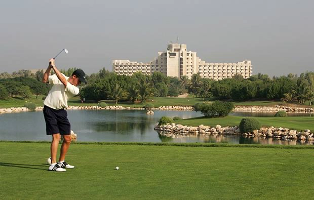Поле для гольфа Jebel Ali Golf Resort в Дубаи: Развиваться, Гольф, Игра в Гольф, Клюшка 🏒 , Jebel Ali, Golf , ⛳️ ,