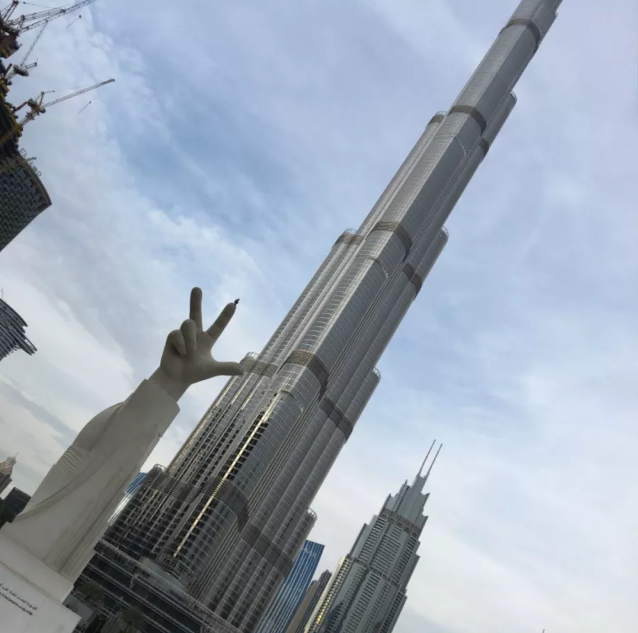 СКУЛЬПТУРА WIN, VICTORY, LOVE в Дубаи: Win, Victory, Love, Скульптура, Памятник , Достопримечательность, Что посетить ,