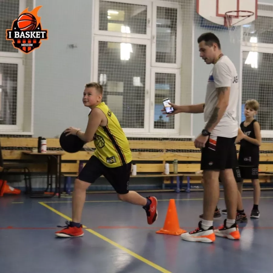Баскетбольная академия Ibasket на Волгоградской в Москве: Баскетбол, Зал, Мяч, Игра, Баскетболист, Баскетбольное кольцо, Тренировка, Тренер,
