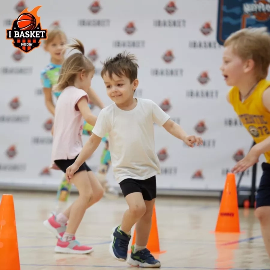Баскетбольная академия Ibasket на Электролитной в Москве: Баскетбол, Зал, Игра, Мяч, Баскетболист, Баскетбольное кольцо,