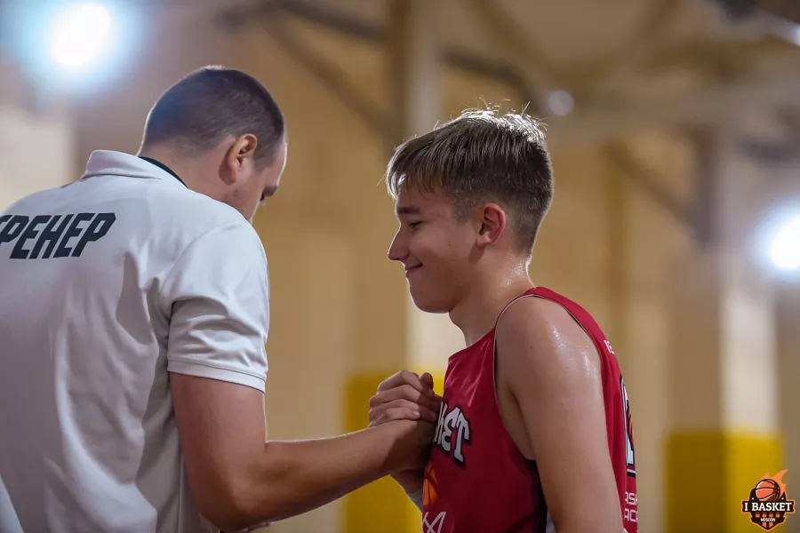 Баскетбольная академия Ibasket на Волжской в Москве: Баскетбол, Зал, Мяч, Игра, Баскетболист, Баскетбольное кольцо, Тренировка, Тренер,