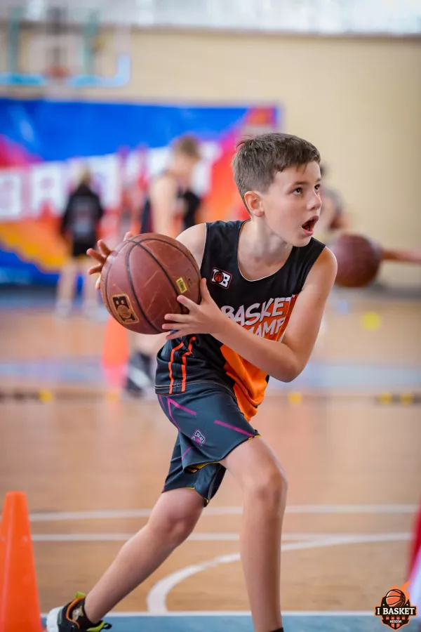 Баскетбольная академия Ibasket на Беговой в Москве: Баскетбол, Зал, Мяч, Игра, Баскетболист, Баскетбольное кольцо, Тренировка, Тренер,