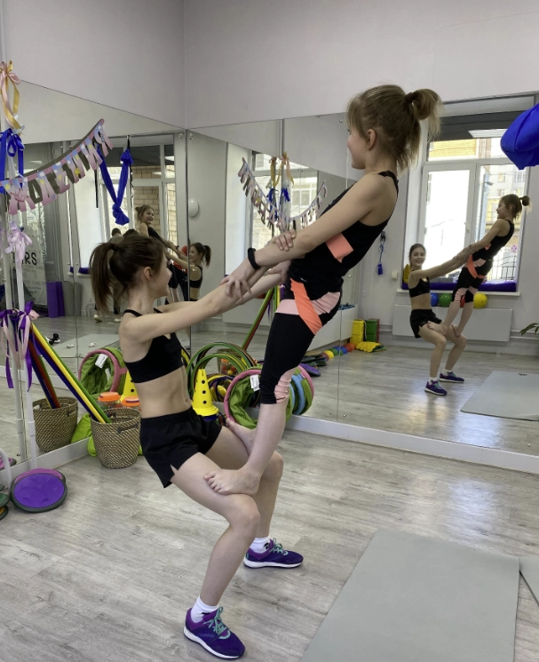 Детская фитнес-студия Stars gym only for kids в Перми: Возможны разовые посещения, Развиваться, Фитнес, Персональный тренер, Йога, Фитбол, Фитнес для детей, Джампинг, Стретчинг, Кроссфит,
