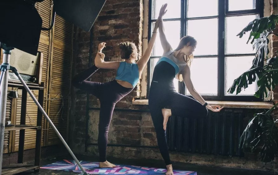 Центр йоги Yoga Studio в Перми: Развиваться, Фитнес, Ароматерапия, Стретчинг, Хатха, Гвоздетерапия, Йога для беременных,