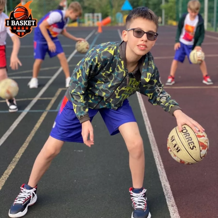 Баскетбольная академия Ibasket на Кавказском бульваре в Москве: Баскетбол, Зал, Мяч, Игра, Баскетболист, Баскетбольное кольцо, Тренировка, Тренер,