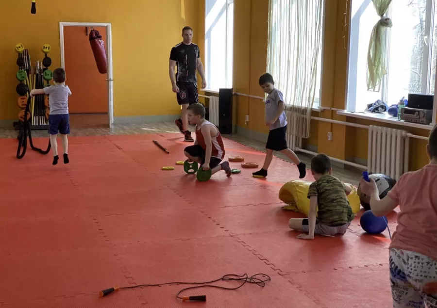 Спортивный клуб MAXIMUM в Перми: Зумба, Йога, Развиваться, Фитнес, Аэробика, Бодифлекс, Фитбол, Боевые искусства, Пилатес, Джампинг, Стретчинг,