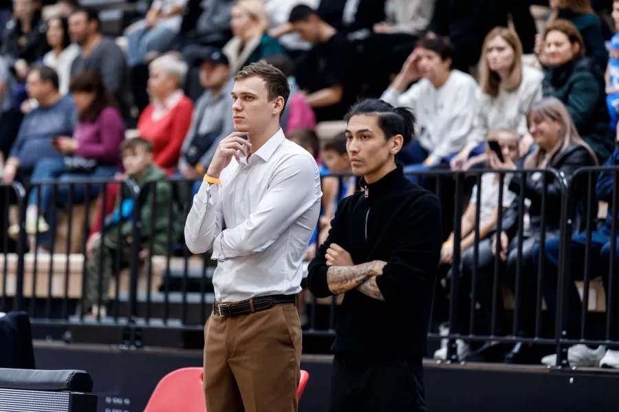 Баскетбольная академия I.S. BASKETBALL на Таманской в Краснодаре: Баскетбол, Мяч, Тренировка, Тренер, Игры,