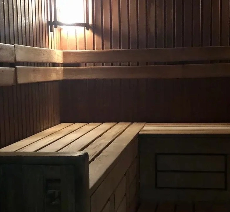 Сауна Сибирский терем в Новосибирске: Баня, Сауна, Бассейн, Караоке, Spa,