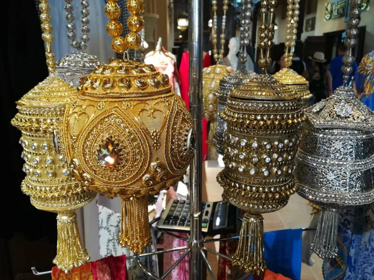 Рынок золота Gold Souk в Дубаи: Gold , Shopping , Souk, Golden , Jewels , Золото, Рынок, Базар, Золотой Рынок, Ювелирные украшения , Драгоценные Камни ,
