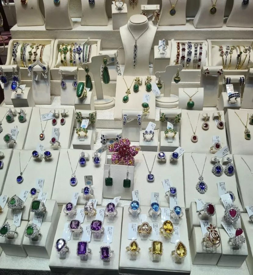 Рынок золота Gold Souk в Дубаи: Gold , Shopping , Souk, Golden , Jewels , Золото, Рынок, Базар, Золотой Рынок, Ювелирные украшения , Драгоценные Камни ,
