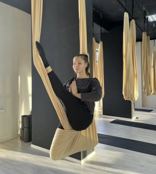 Студия пилона, растяжки и танцев Яратам в Казани: High heels, Контемп, Стрип-пластика, Хатха, Аэройога, Развиваться, Фитнес, Pole Dance, Воздушная гимнастика, Стретчинг,