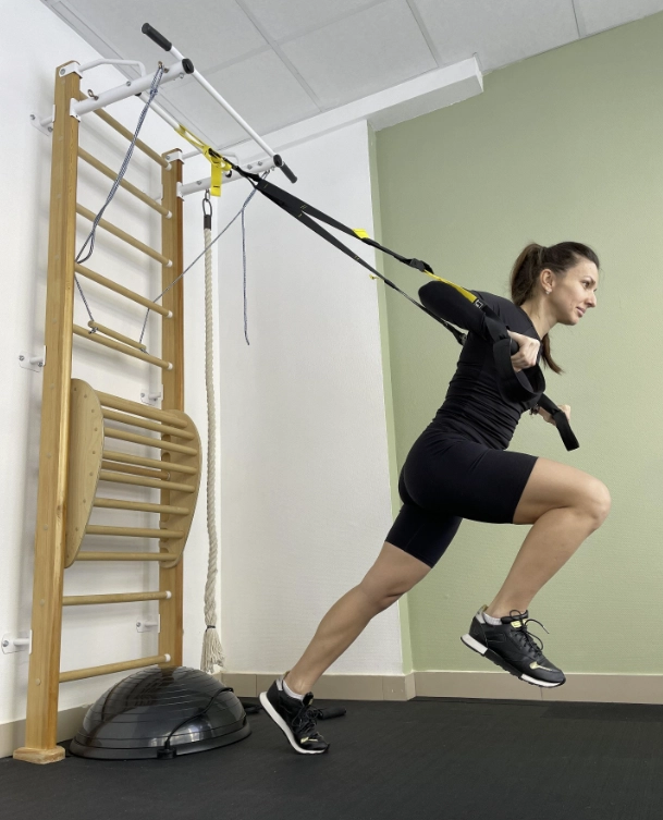 Фитнес-клуб Art fitness studio в Казани: Отдельный женский зал, Пилатес, Танцевальные программы, Развиваться, Фитнес, Йога, Аэробика, Зумба, Фитбол, Боевые искусства, Стретчинг,