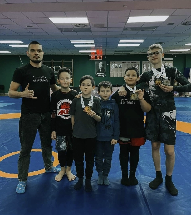 Спортивная секция Bad Company FC в Казани: Пилатес, Бокс, Вольная борьба, Грэпплинг, Джиу-джитсу, Кикбоксинг, Кудо, Рукопашный бой, Развиваться, Фитнес,