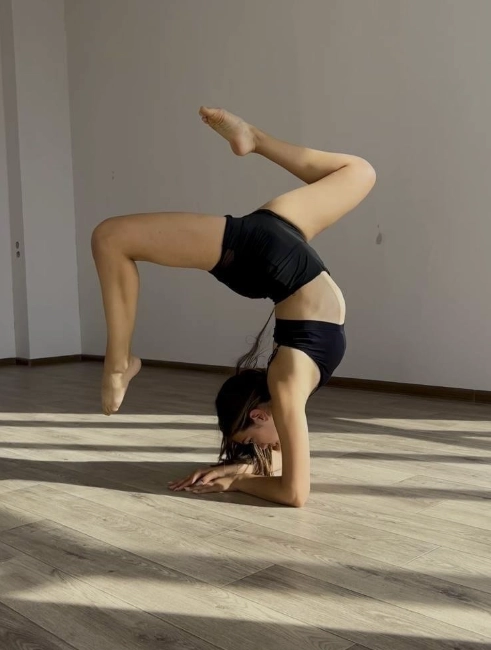 Обучение танцам Bf studio в Казани: Танцевальные программы, Массаж, High heels, Развиваться, Фитнес, Персональный тренер, Pole Dance, Йога, Воздушная гимнастика, Стретчинг,