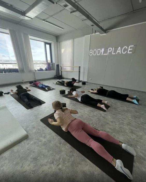 Студия здорового и красивого тела Body_Place в Казани: Отдельный женский зал, Стретчинг, Танцевальные программы, Развиваться, Фитнес, Йога, Аэробика, Фитнес для беременных, Фитнес для детей,