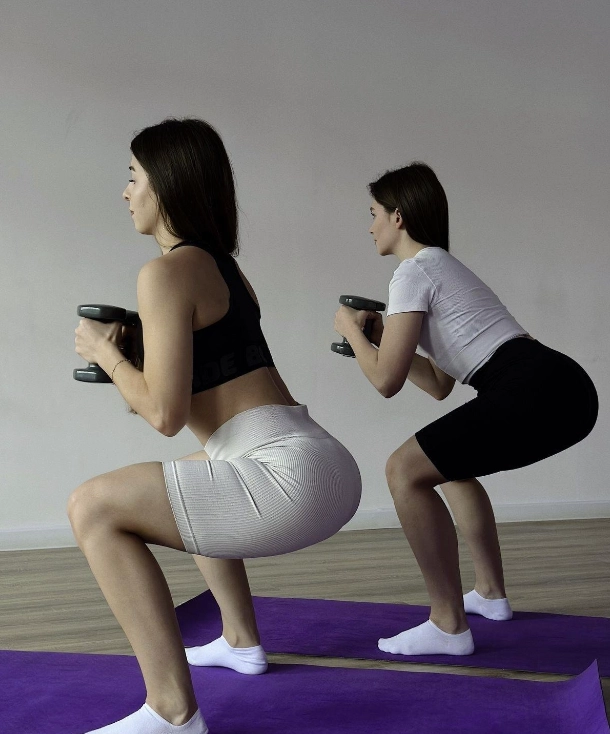 Фитнес студия Nice To Fit в Казани: Танцевальные программы, High heels, Стрип-пластика, Кундалини, Развиваться, Фитнес, Аэробика, Пилатес, Стретчинг, Йога,