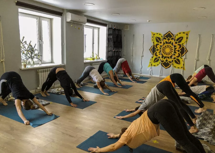 Студия йоги YogAlena в Казани: Айенгара, Хатха, Стретчинг, Йога, Развиваться, Фитнес, Растяжка,