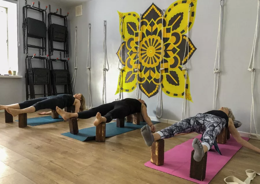 Студия йоги YogAlena в Казани: Айенгара, Хатха, Стретчинг, Йога, Развиваться, Фитнес, Растяжка,