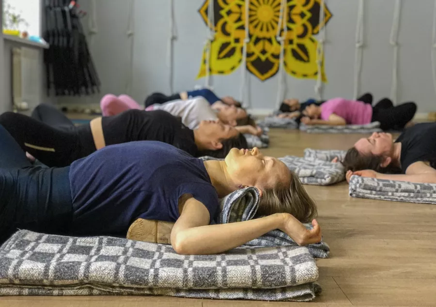 Студия йоги YogAlena в Казани: Айенгара, Хатха, Стретчинг, Йога, Развиваться, Фитнес, Растяжка,