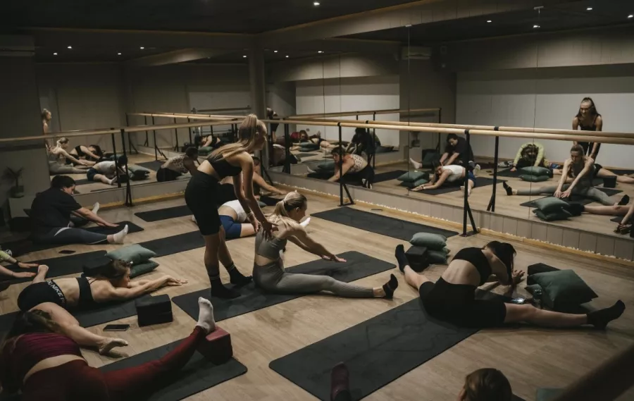 Студия растяжки и фитнеса Stretch room13 в Москве: Отдельный женский зал, Танцевальные программы, Боди-балет, Фитнес, Йога, Аэробика, Балет, Персональный тренер, Стретчинг,