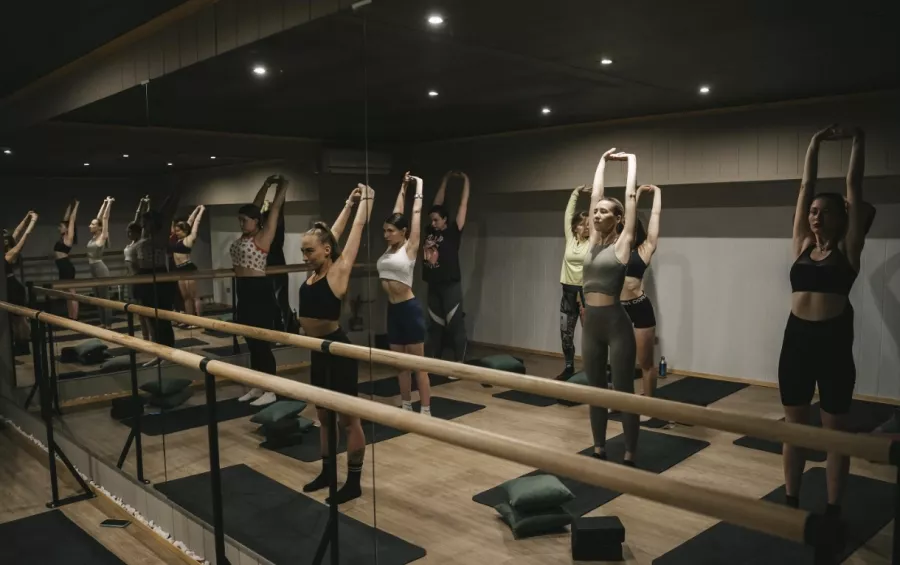 Студия растяжки и фитнеса Stretch room13 в Москве: Отдельный женский зал, Танцевальные программы, Боди-балет, Фитнес, Йога, Аэробика, Балет, Персональный тренер, Стретчинг,