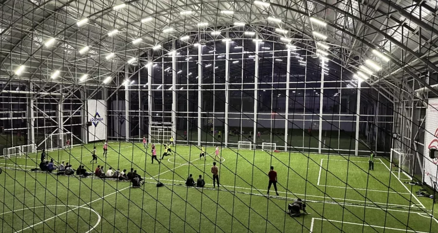 Академия спорта Playpark в Москве: Йога, Отдельный женский зал, Танцевальные программы, Развиваться, Аэробика, Детский уголок, Фитбол, Пилатес, Фитнес для детей, Теннисный корт, Стретчинг,