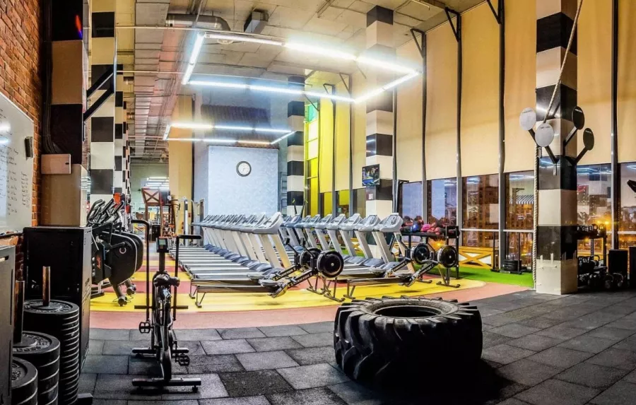 Фитнес-клуб Golden Fitness в Москве: Зумба, Йога, Развиваться, Фитнес, Аэробика, Настольный теннис, Детский уголок, Боевые искусства, Пилатес, Аквааэробика, Сайкл, Кроссфит,