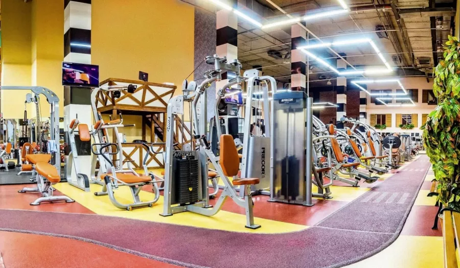 Фитнес-клуб Golden Fitness в Москве: Зумба, Йога, Развиваться, Фитнес, Аэробика, Настольный теннис, Детский уголок, Боевые искусства, Пилатес, Аквааэробика, Сайкл, Кроссфит,