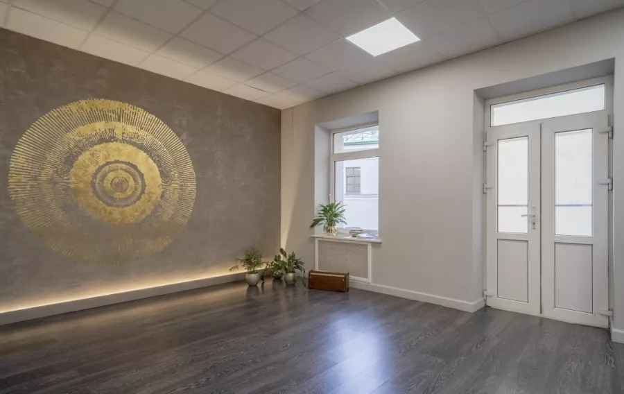 Студия йоги One Yoga Meditation в Москве: Пилатес, Бикрам, Хатха, Гвоздетерапия, Горячая йога, Тайский массаж, Японский массаж, Массаж для беременных, Йога, Развиваться, Фитнес,